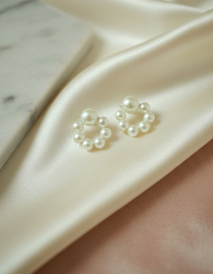 Off-White Pearl Choker Set