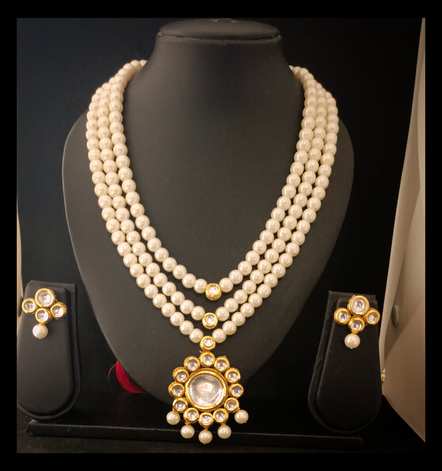 Kundan Pendant Necklace Set
