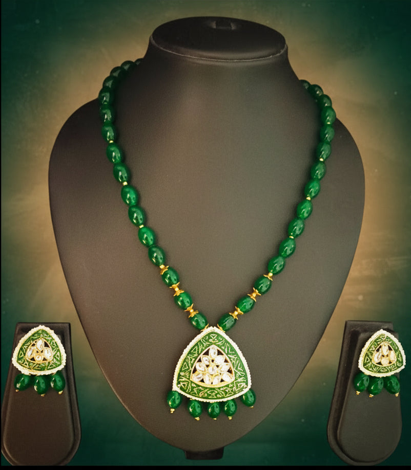 Kundan Pendant Necklace Set