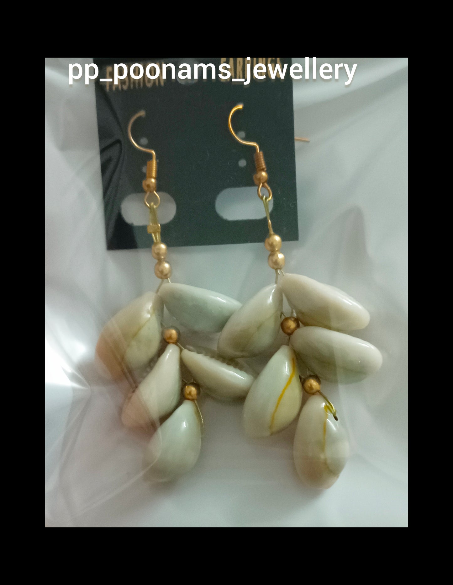 Fancy Shell With Gold Shade Earring