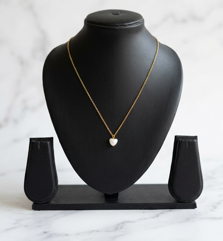 Pendant Chain Neckpiece