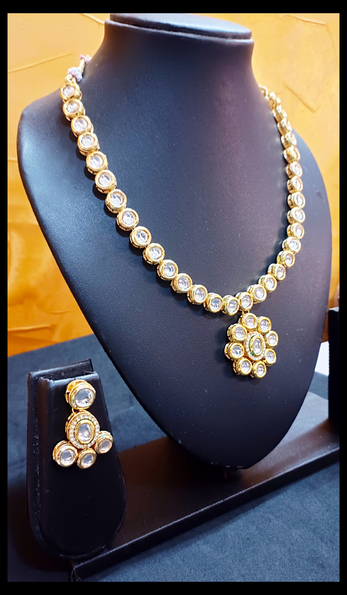 Single Line Meenakari Kundan Pendant Set