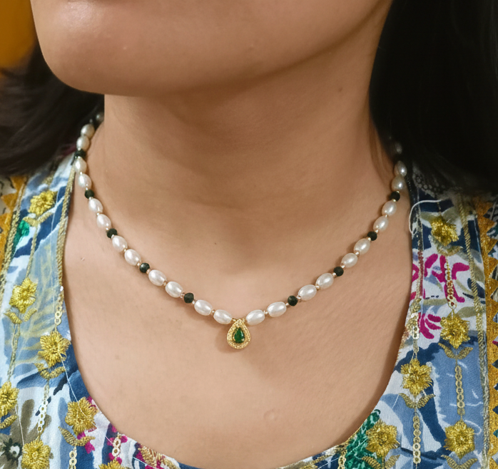 White & crystal Green AD golden Pendant Necklace