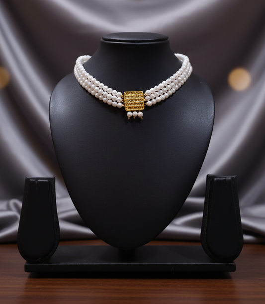White Beads with kundan Pendant Choker