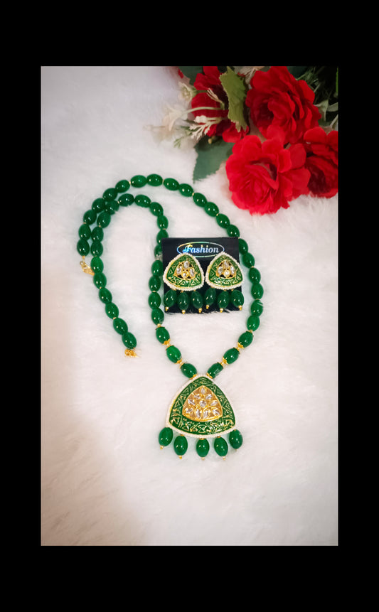 Kundan Pendant Necklace Set