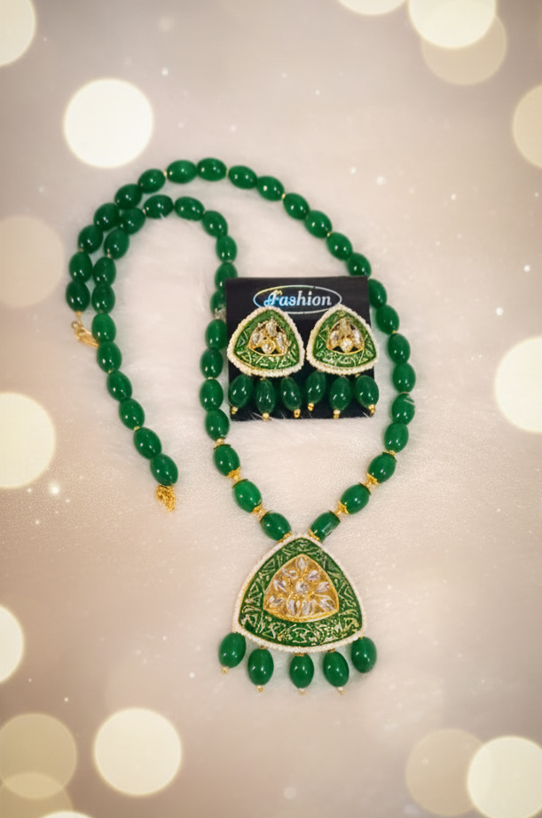 Kundan Pendant Necklace Set
